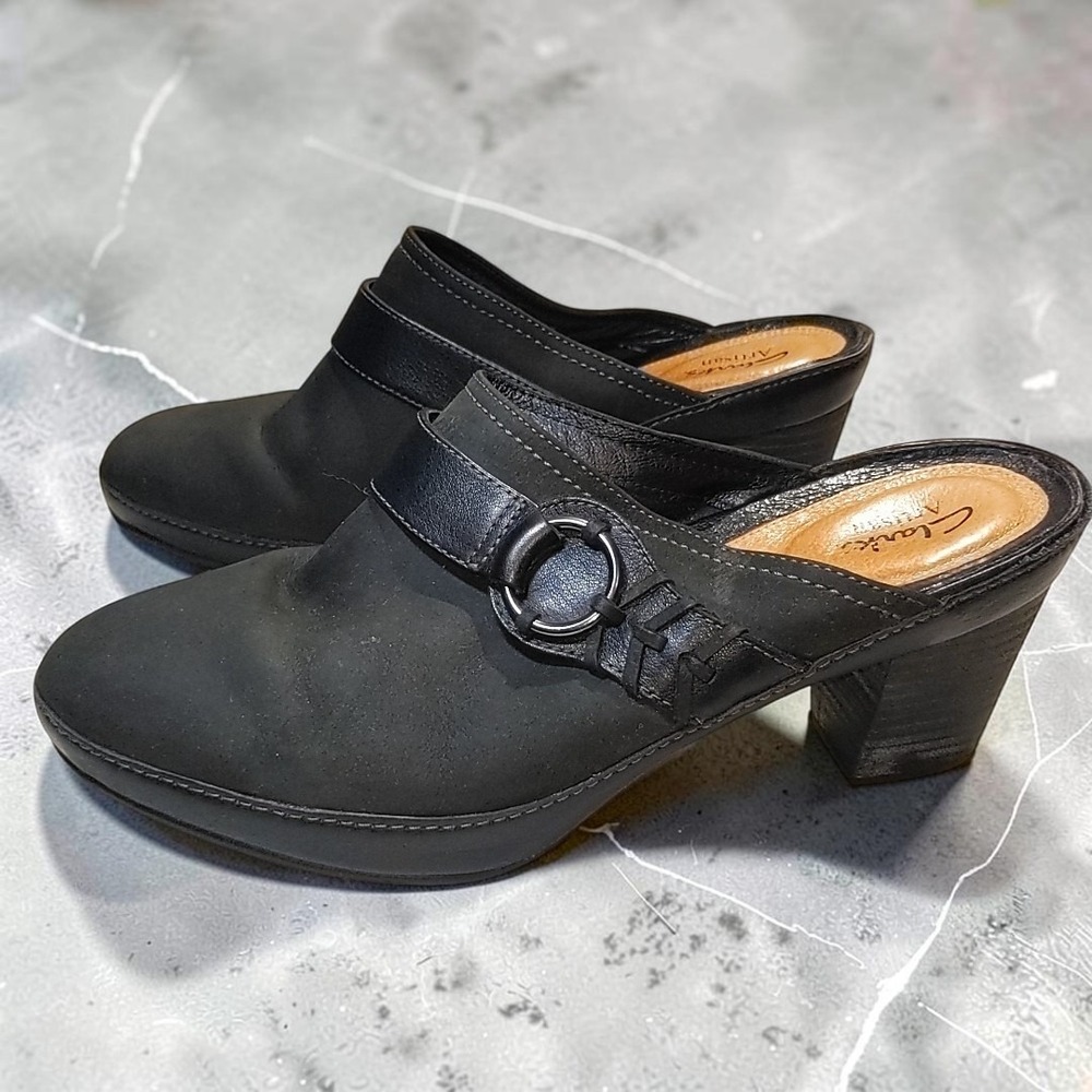 Clarks Artisan Clogs Mules 9.5 W Womens Black Leather Ring Strap Heel Comfort
